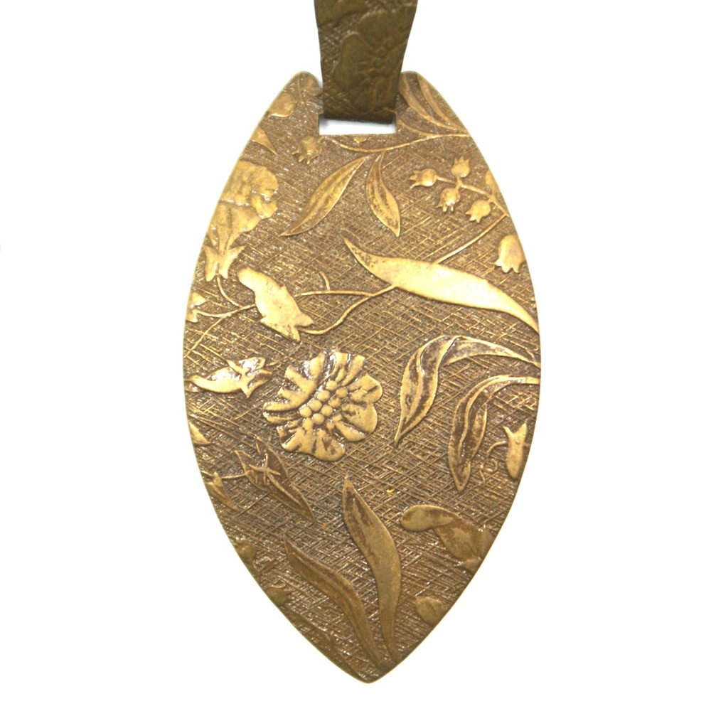 Beautiful Etched Bronze Earrings- Floral Nature - Picture 4 of 4